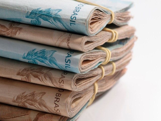 Governo de SP prop�e sal�rio m�nimo paulista de R$ 1.874, com alta de 46% em 4 anos