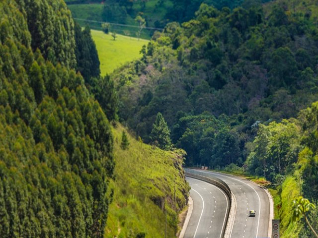 Rodovia dos Tamoios deve ter movimento de mais de 140 mil ve�culos no feriado prolongado