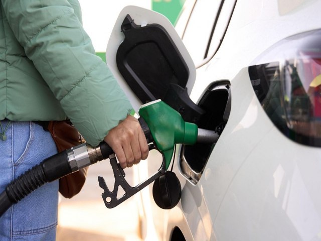 Gasolina com 32% de etanol deve ser R$ 0,03 mais barata
