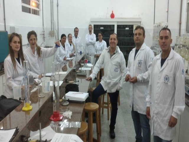 UnC Campus Marcílio Dias : Atividades práticas em laboratório de ponta é realizada pelos acadêmicos