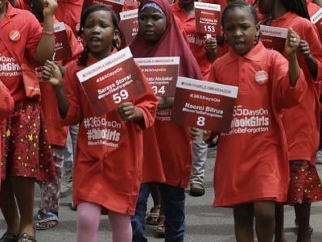 O que mudou após um ano do rapto das meninas da Nigéria