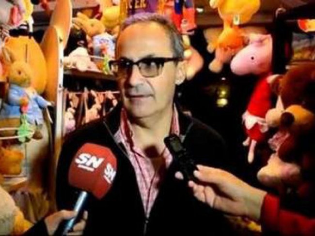 Lojista argentino perdoa as crianças que roubaram sua loja e doa brinquedos aos menores inflatores