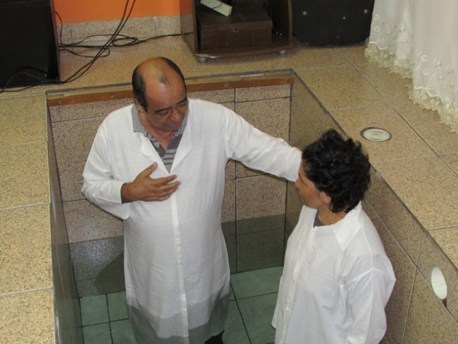 Batismo nas Águas atendimento feito pelo pastor online